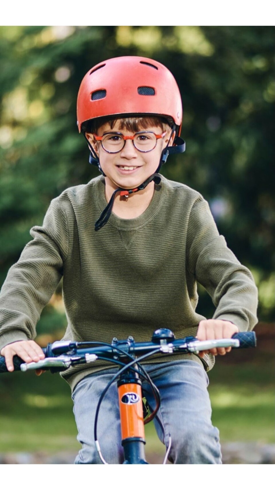 Dijete s ZEISS MyoCare naočalama za kontrolu kratkovidnosti